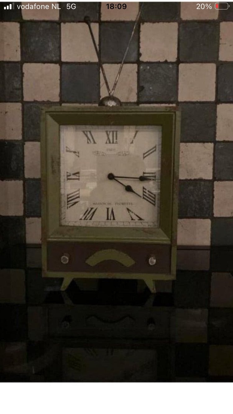 KARE Design Retro TV Klok - Uniek en Decoratief, Ophalen of Verzenden