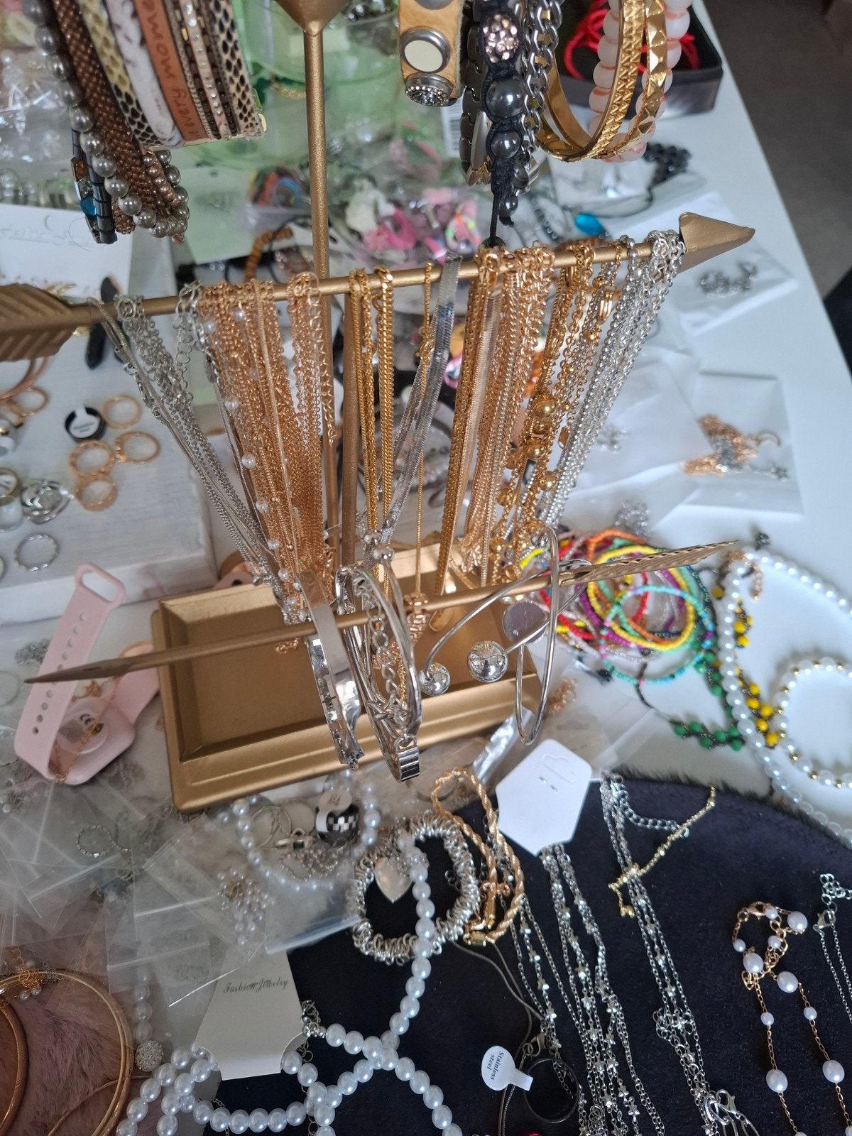 Grote collectie sieraden: kettingen, armbanden, , oorbellen, Overige materialen, Overige kleuren, Nieuw, Ophalen of Verzenden