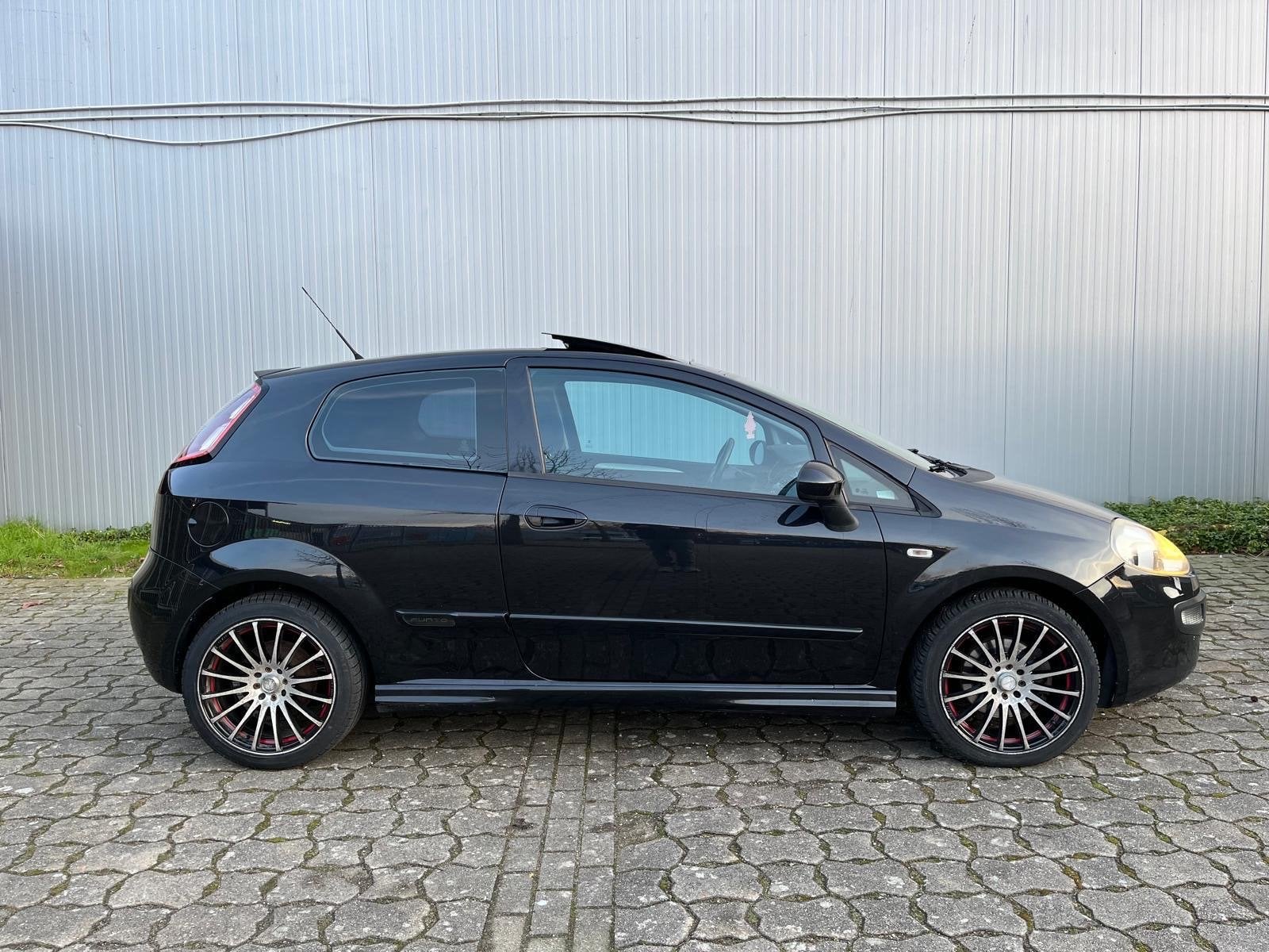 Fiat Punto 1.3 Multijet 62KW 3DR 2010 Zwart, Auto's, Fiat, Voorwielaandrijving, Euro 5, 28 km/l, Zwart