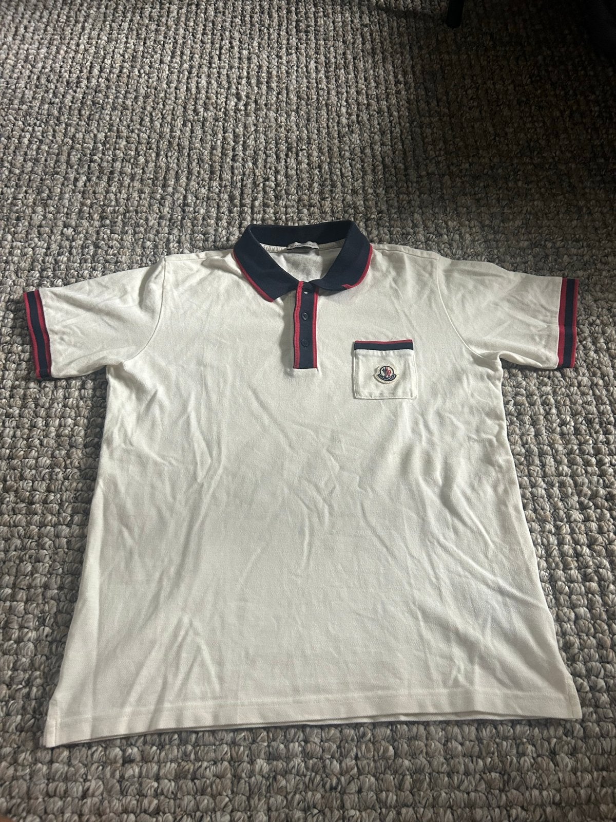 Moncler kinderPolo Shirt - Wit met kleine vlek, Ophalen of Verzenden, Zo goed als nieuw, Jongen, Overhemd of Blouse