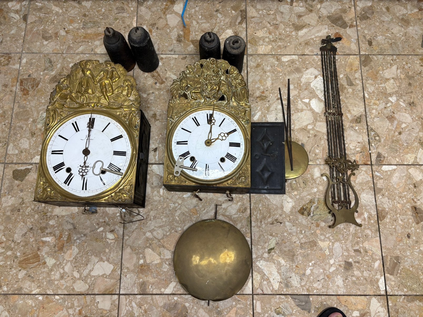 Klokken te koop bj 1850 +_, Ophalen