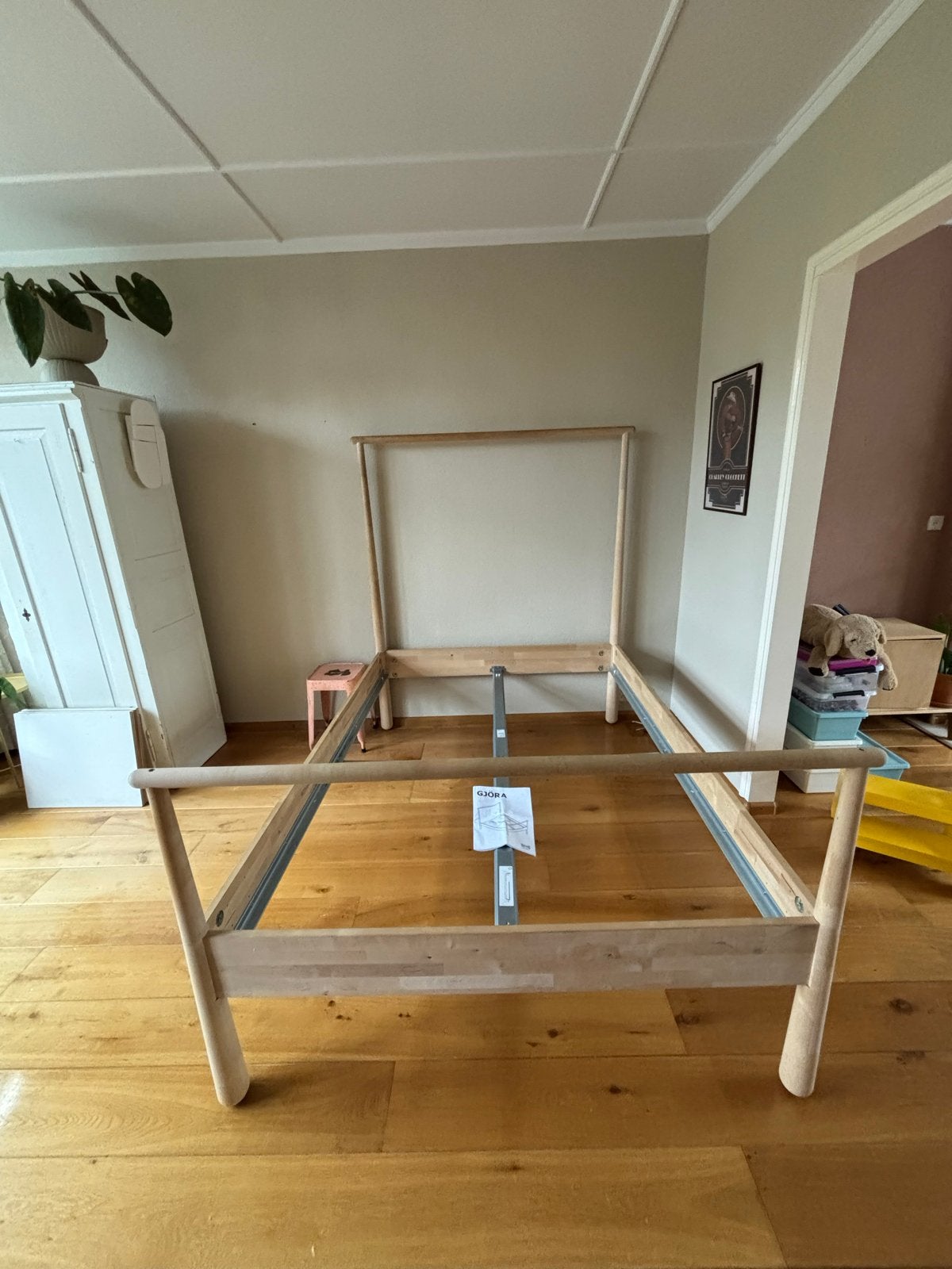 IKEA GJORÄ Bed 140x200 met lattenbodem, zo goed als nieuw, Ophalen, Tweepersoons, 140 cm, Zo goed als nieuw