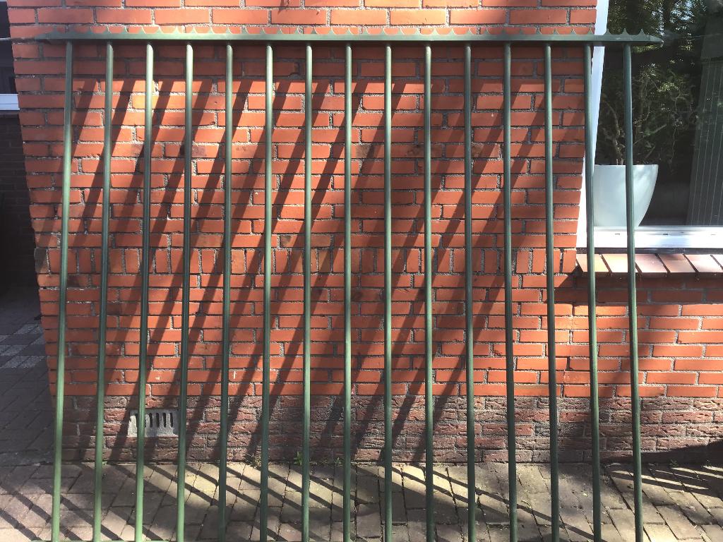 Heras spijlenhek met puntenkam, Ophalen, Zo goed als nieuw, IJzer, Spijlenhekwerk