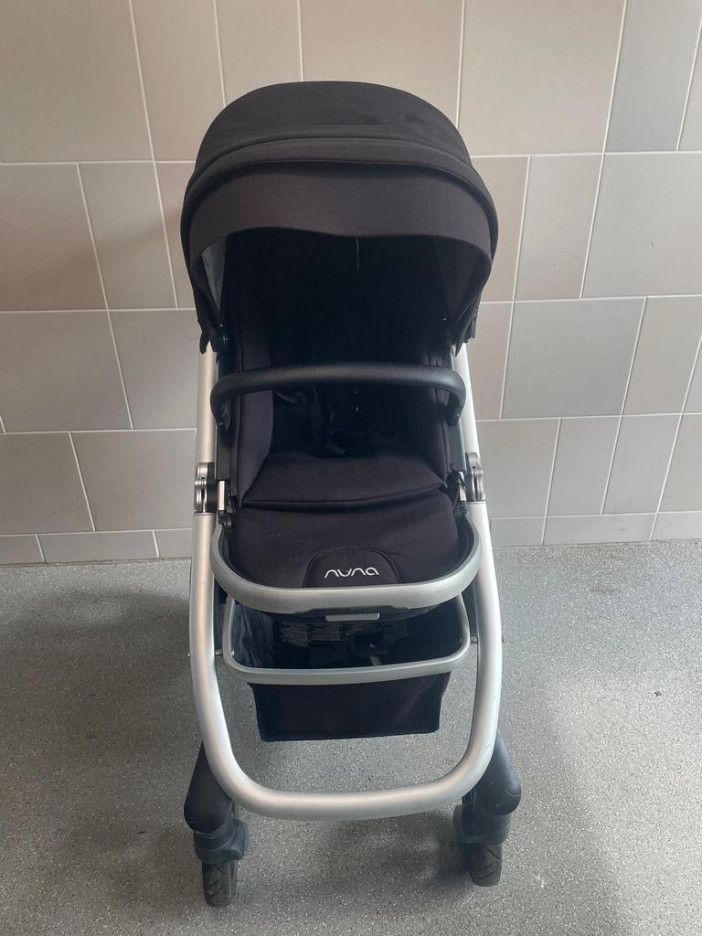 Nuna kinderwagen met diverse opzetstukken en base, Kinderen en Baby's, Kinderwagens en Combinaties, Overige merken, Ophalen of Verzenden