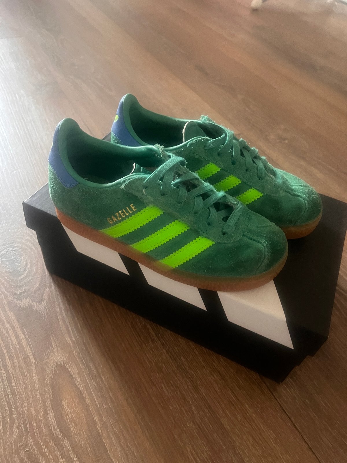 Adidas Gazelle gympen/sneakers maat 30 - Groen, Ophalen of Verzenden, Gebruikt, Jongen of Meisje, Schoenen