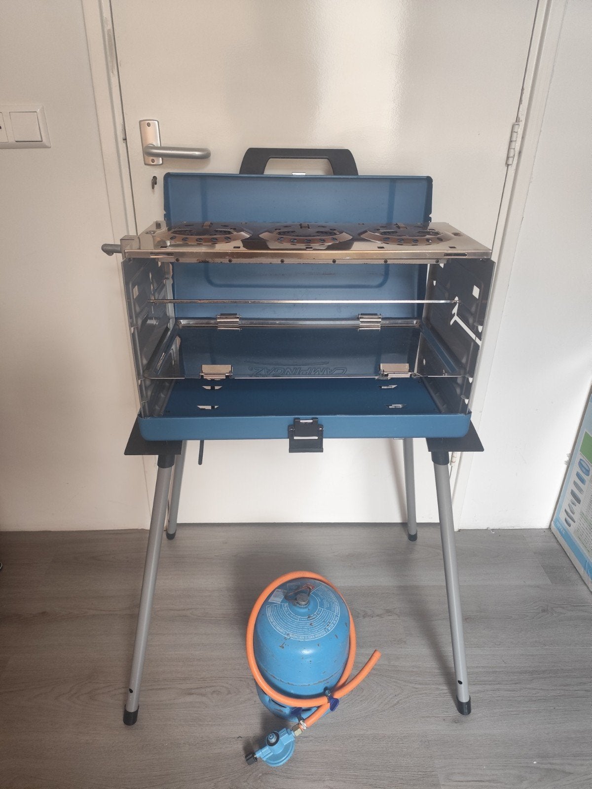 Campingaz 3-pits kooktoestel met gasfles, Ophalen