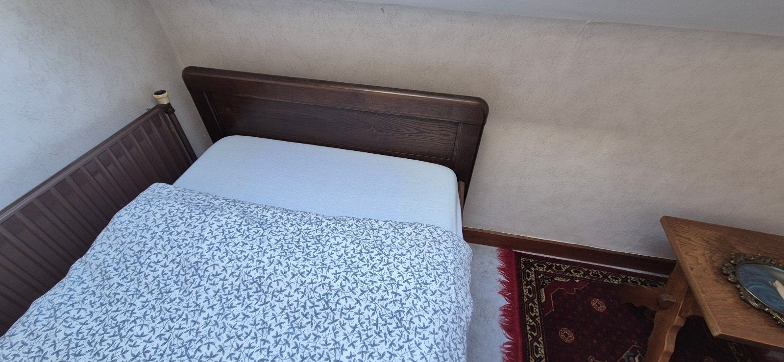 Eenpersoonsbed van donker hout, Ophalen, Gebruikt, 90 cm, Eenpersoons
