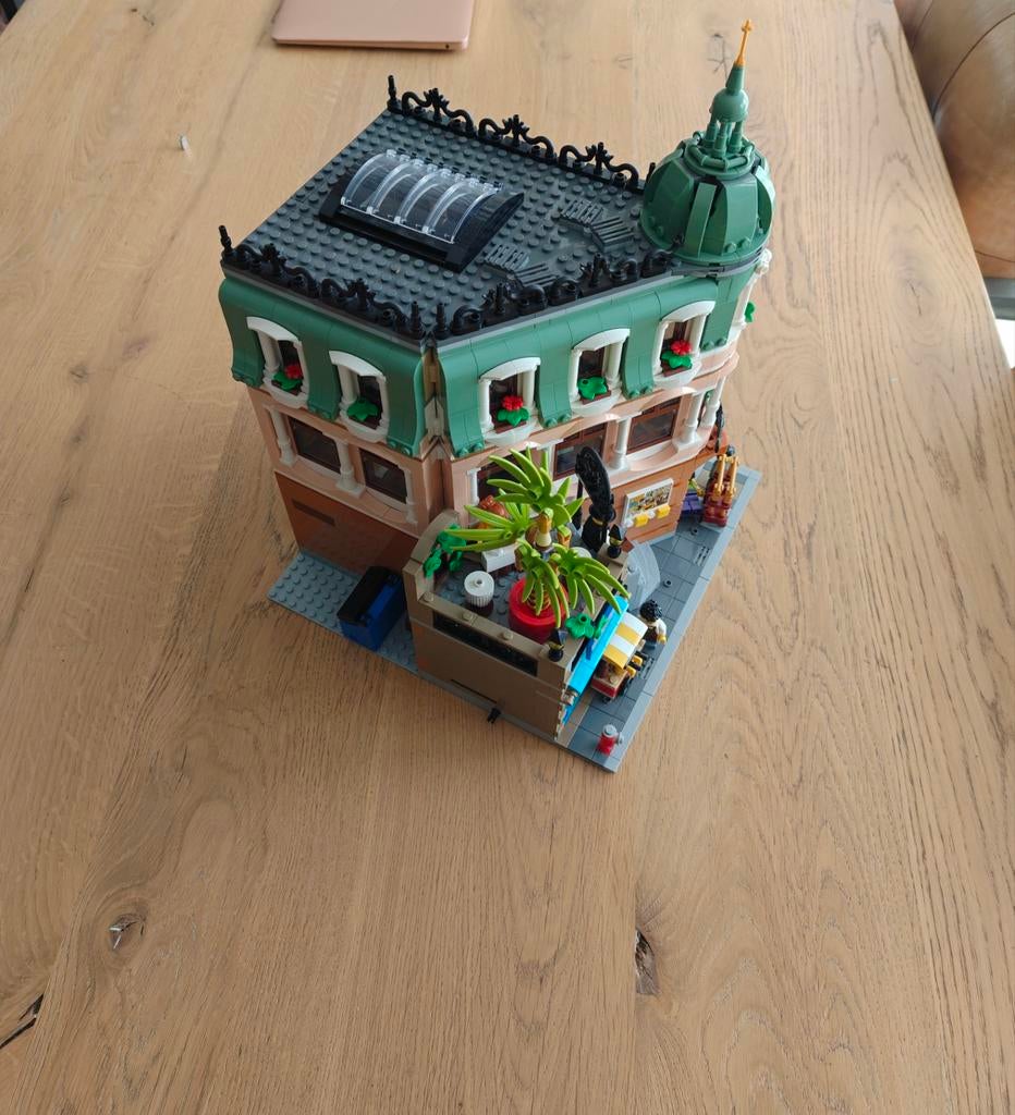 Lego Boutique Hotel 10297, Ophalen of Verzenden, Zo goed als nieuw, Complete set, Lego