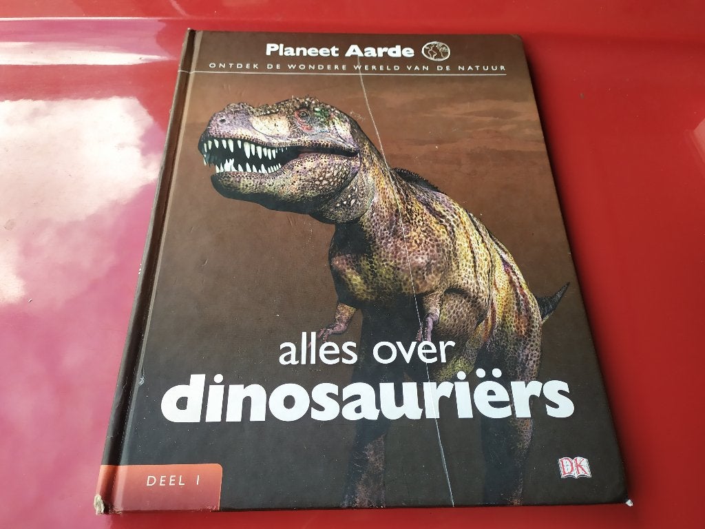 Planeet Aarde - Alles over dinosauriers - Deel I, Ophalen of Verzenden, Gelezen, Overige diersoorten