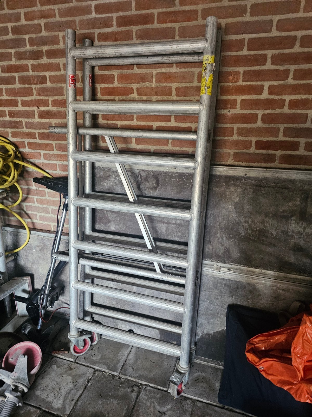 Steiger met wielen - Ideaal voor klussen rondom huis