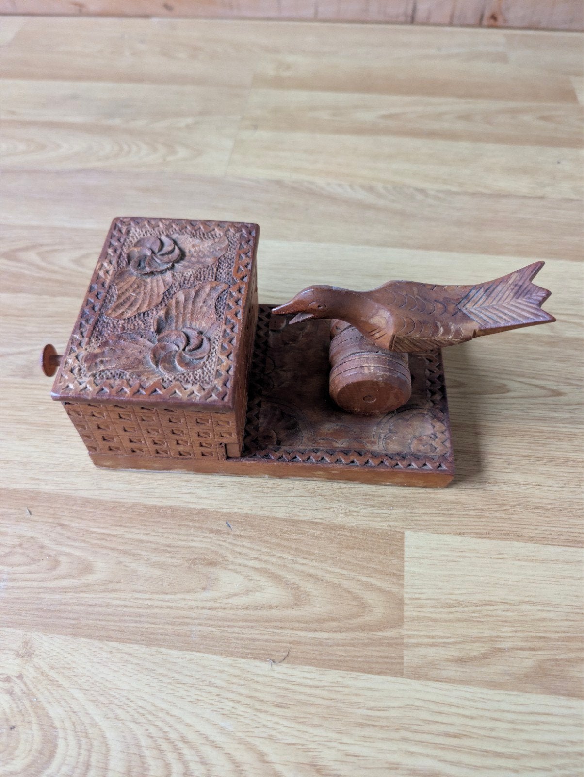 Vintage houten sigarettendispenser met vogelmechanisme, Ophalen of Verzenden