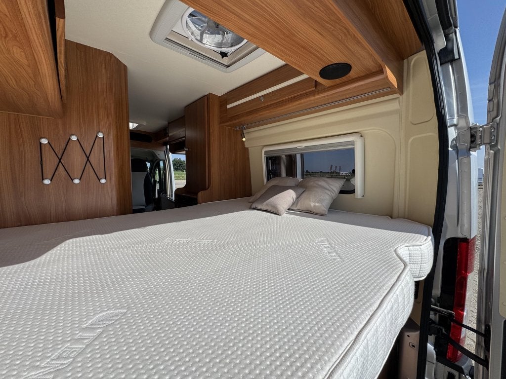 Pössl Globecar 600 Dwarsbed Prachtige Camper Zeer N, Caravans en Kamperen, Fiat, Bedrijf, Tot en met 3, Koelkast