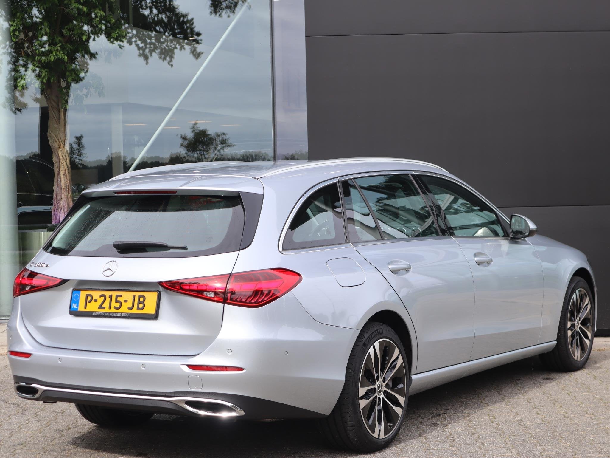 Mercedes-Benz C-klasse Estate 300 e Luxury Line, Auto's, Dealer onderhouden, Achterwielaandrijving, 4 cilinders, 2020 kg