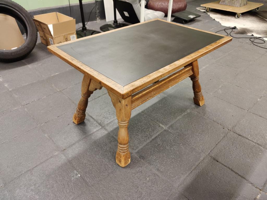 Robuuste houten salontafel met leistenen blad, Antiek en Kunst, Ophalen