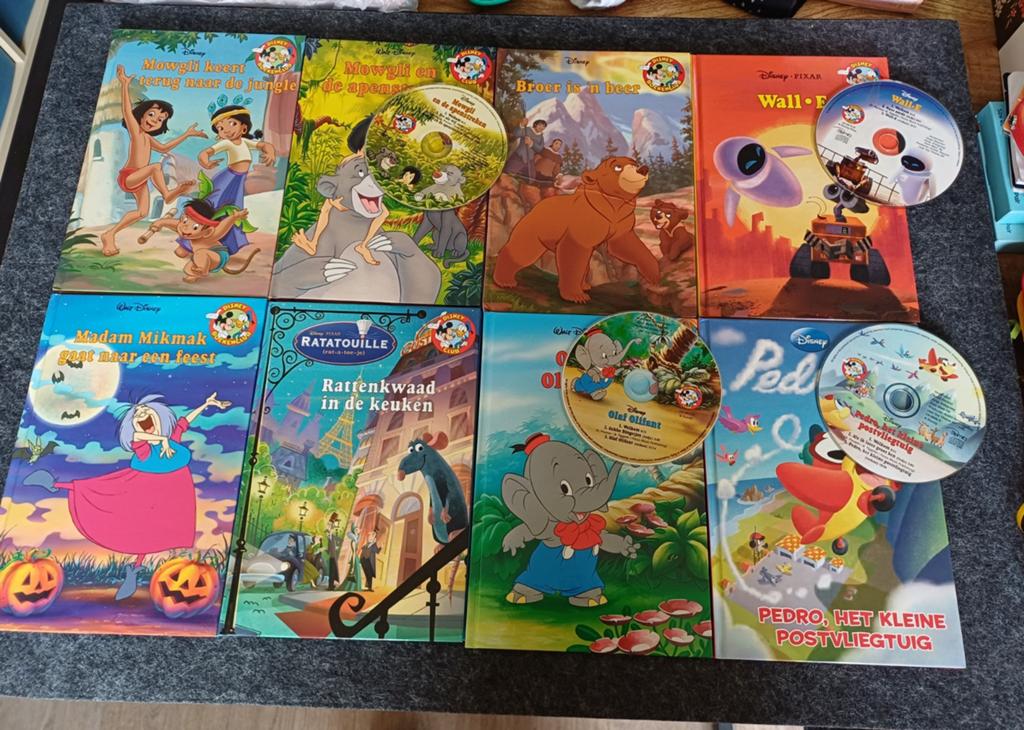 Set Disney boekenclub boeken en cd's + extra's, Boeken, Ophalen, Zo goed als nieuw, Sprookjes