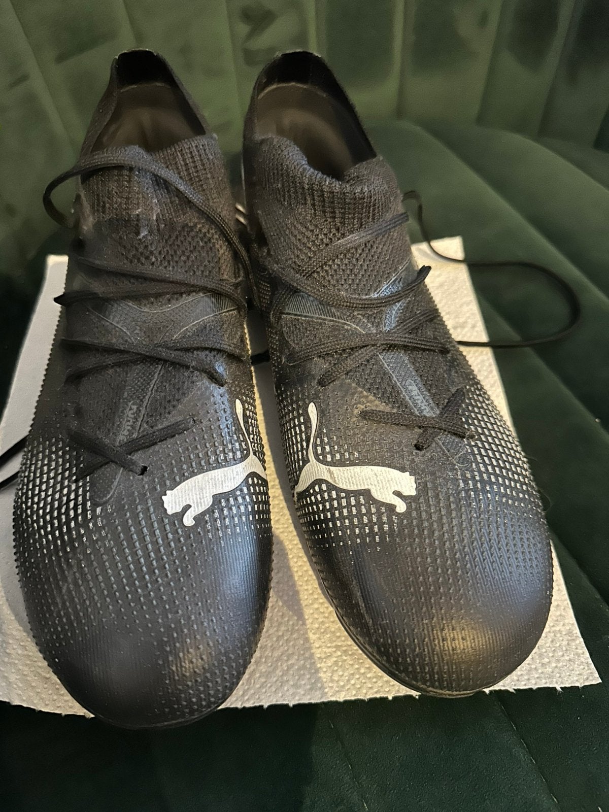 PUMA voetbalschoenen zwart jongens maat 38,5, Sport en Fitness, Maat XS of kleiner, Ophalen of Verzenden, Zo goed als nieuw, Schoenen