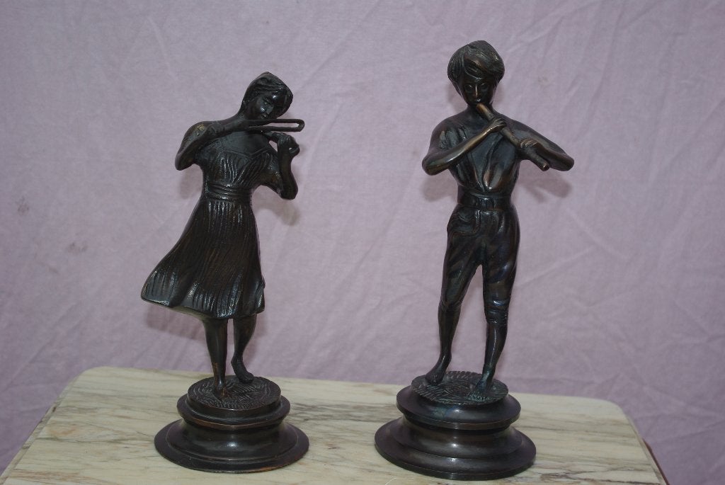Bronzen beelden van muzikanten (viool en fluit), Groep mensen, Gepatineerd, Ophalen of Verzenden, Brons