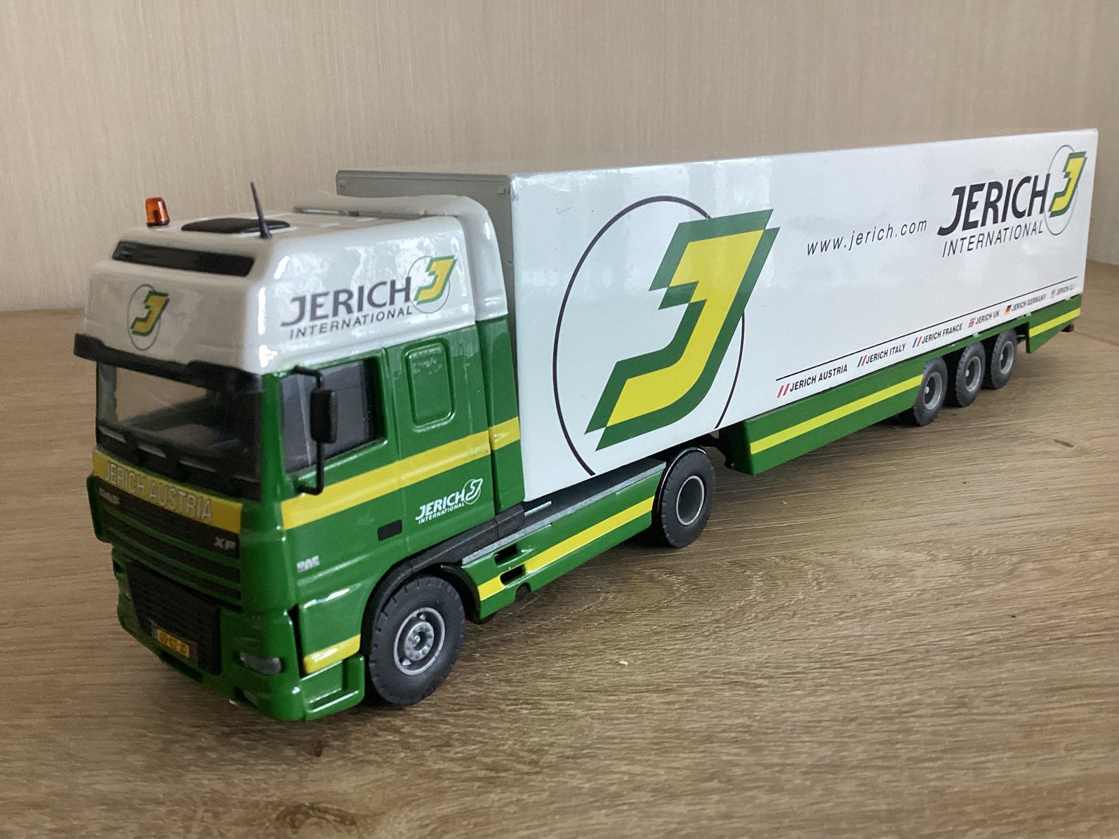 6 VRACHTWAGENS 4 X DAF en 2 X SCANIA, Ophalen of Verzenden, Zo goed als nieuw, Bus of Vrachtwagen