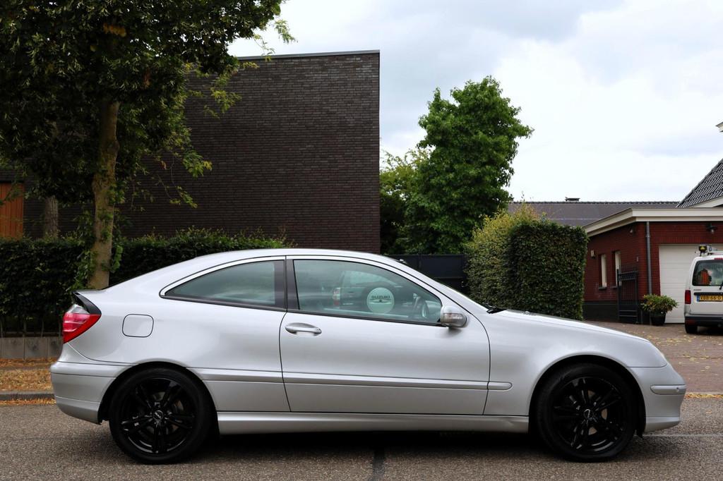 Mercedes-Benz C-klasse Sportcoupé 180 K. | CLIMA | CRUISE|, Auto's, Gebruikt, 4 stoelen, 1796 cc, Handgeschakeld