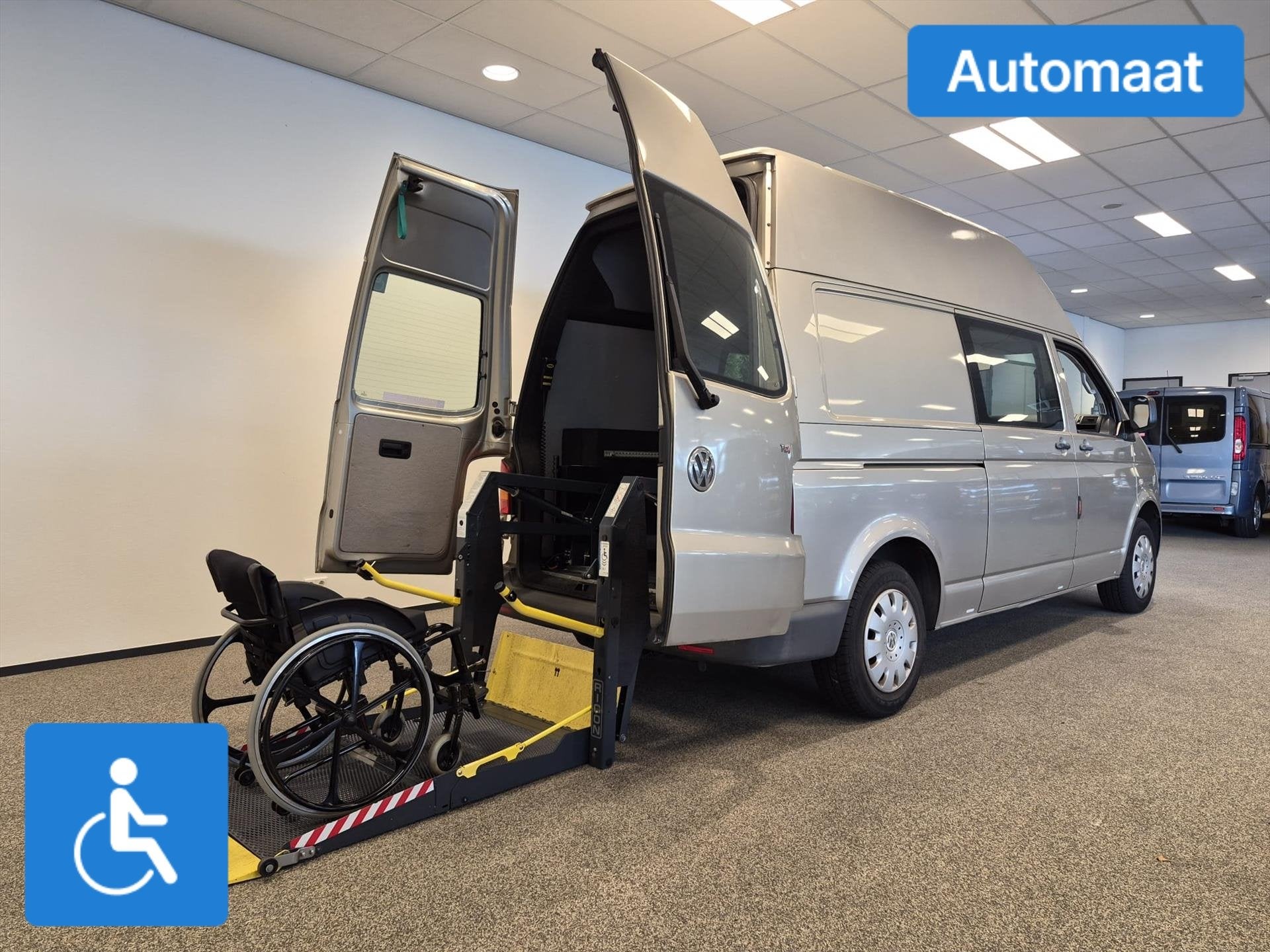 Volkswagen Transporter L2H3 Rolstoelbus Automaat - rolstoel, 12 maanden, Stof, Gebruikt, Volkswagen