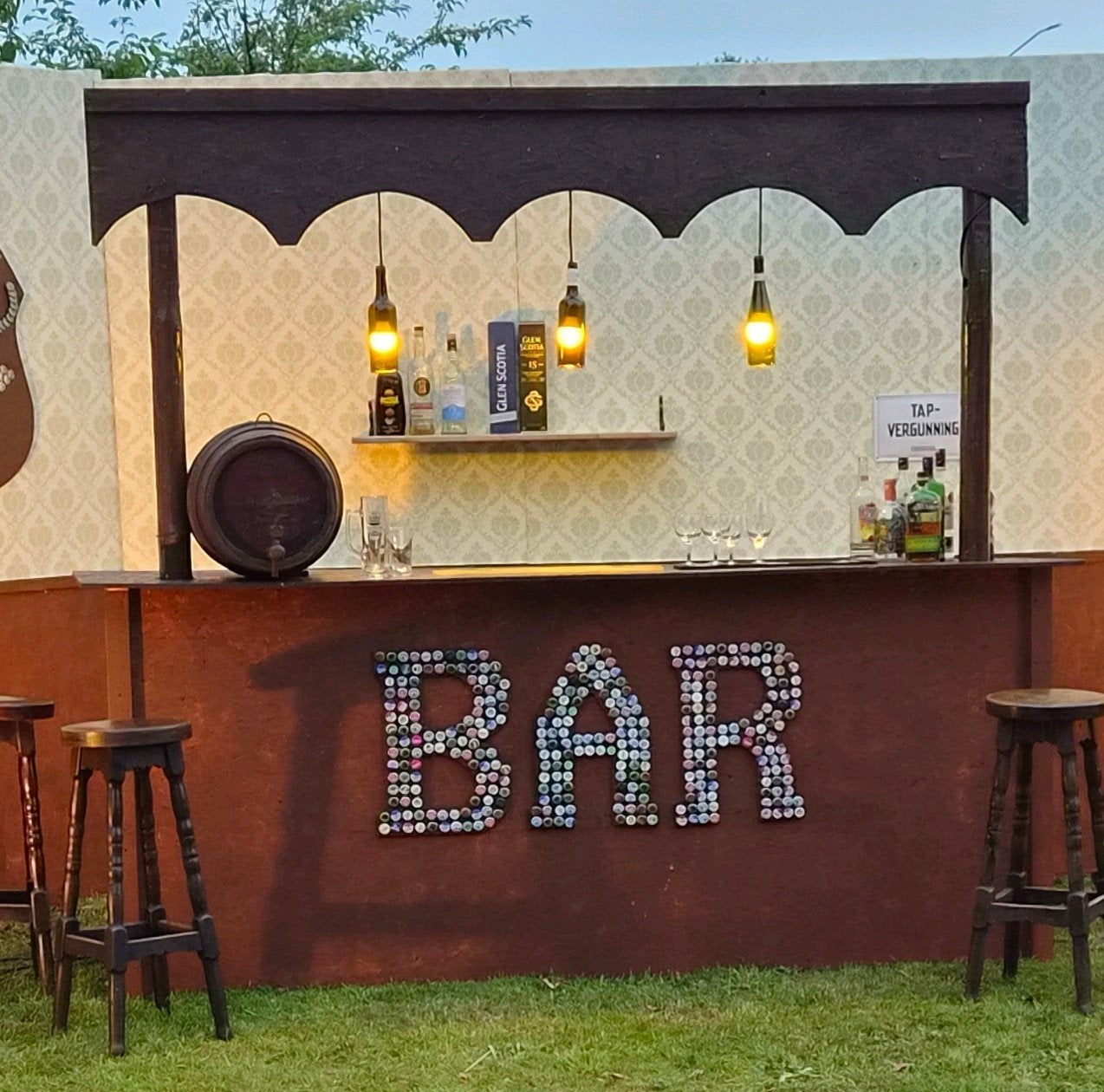 Straatversiering bar (2x), Hobby en Vrije tijd, Feestartikelen, Gebruikt, Versiering, Overige, Ophalen