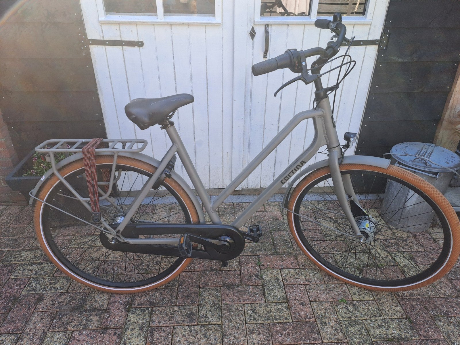 een z.g.a.n cortina foss 28 inch meisjesfiets., Ophalen, Zo goed als nieuw, Overige merken, Versnellingen