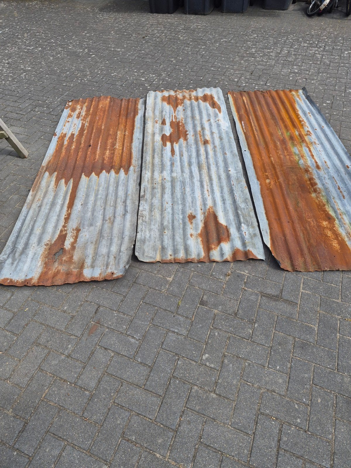 3 ijzeren golfplaten, blikkenplaten functioneel of decoratie, Ophalen, Gebruikt, Overige kleuren, 5 tot 10 m²