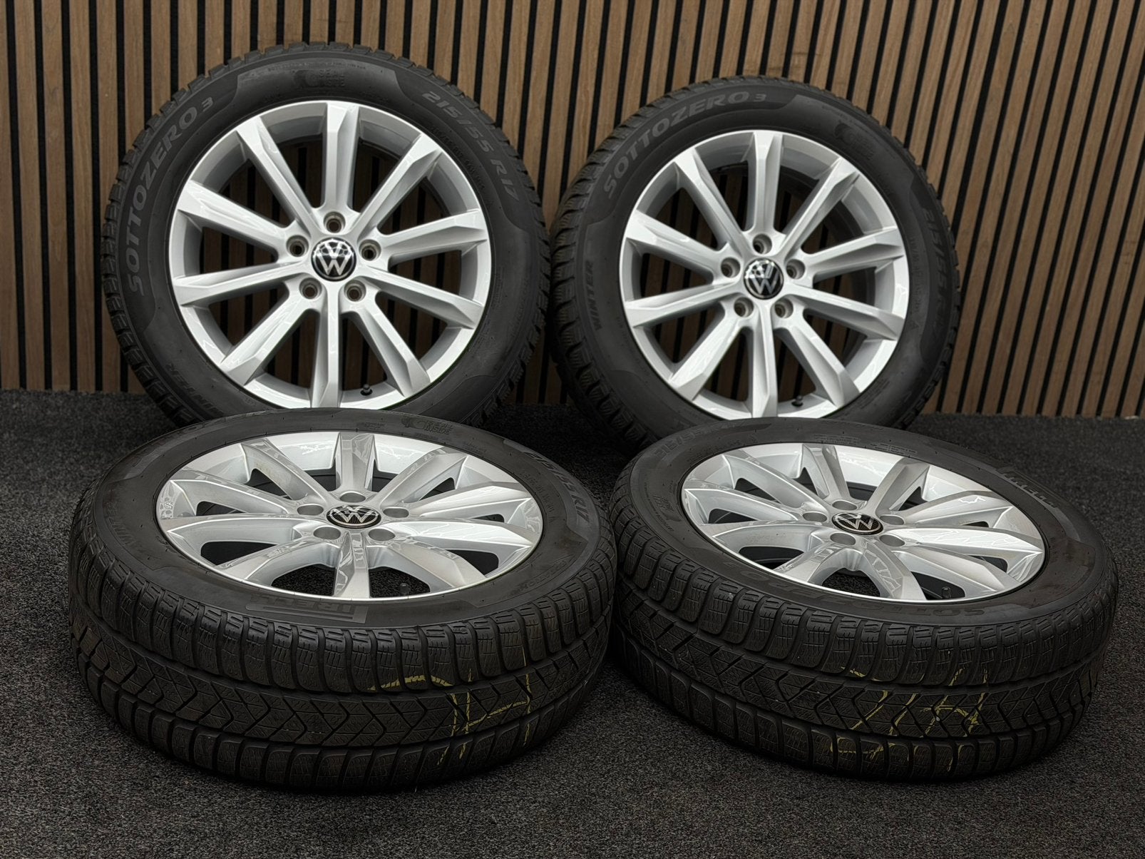 Originele 17 inch VW Passat T-Roc Helsinki 5x112 215/55/17, Ophalen, 215 mm, ., Banden en Velgen