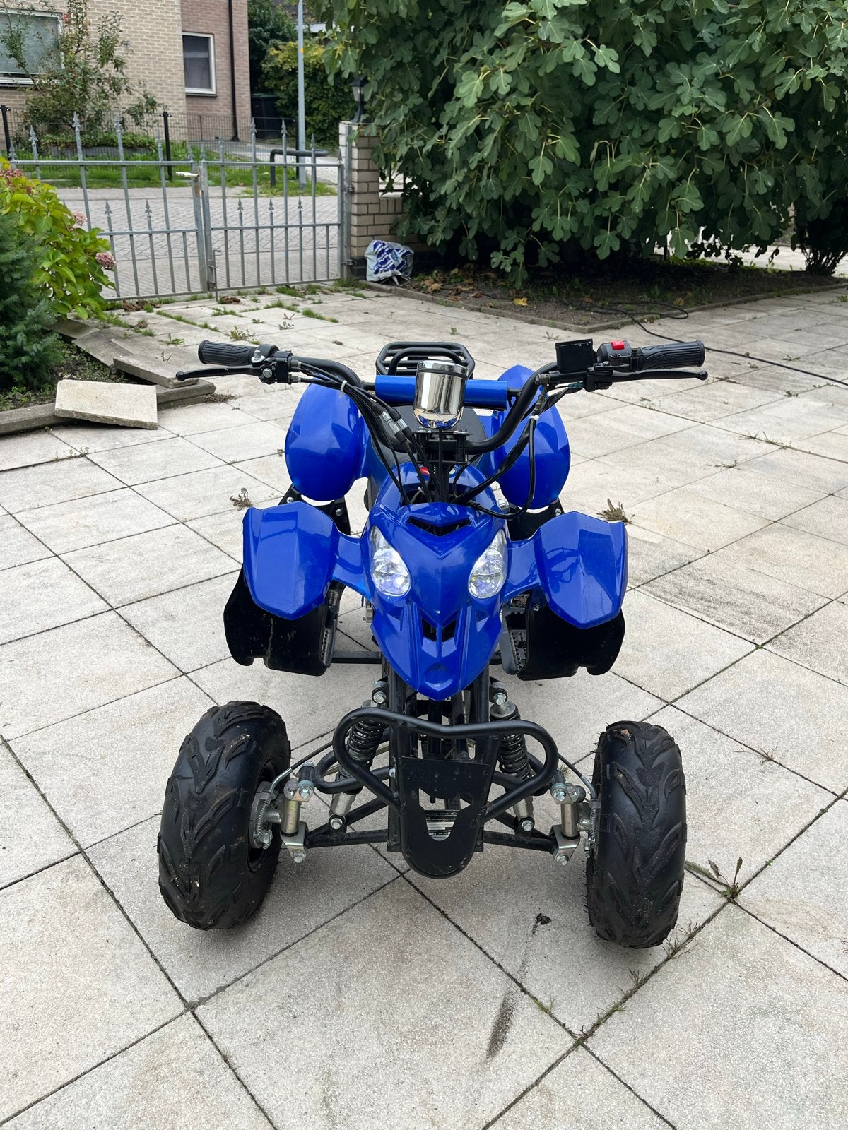 Blauwe kinderquad - Zo goed als nieuw, Fietsen en Brommers, Ophalen of Verzenden