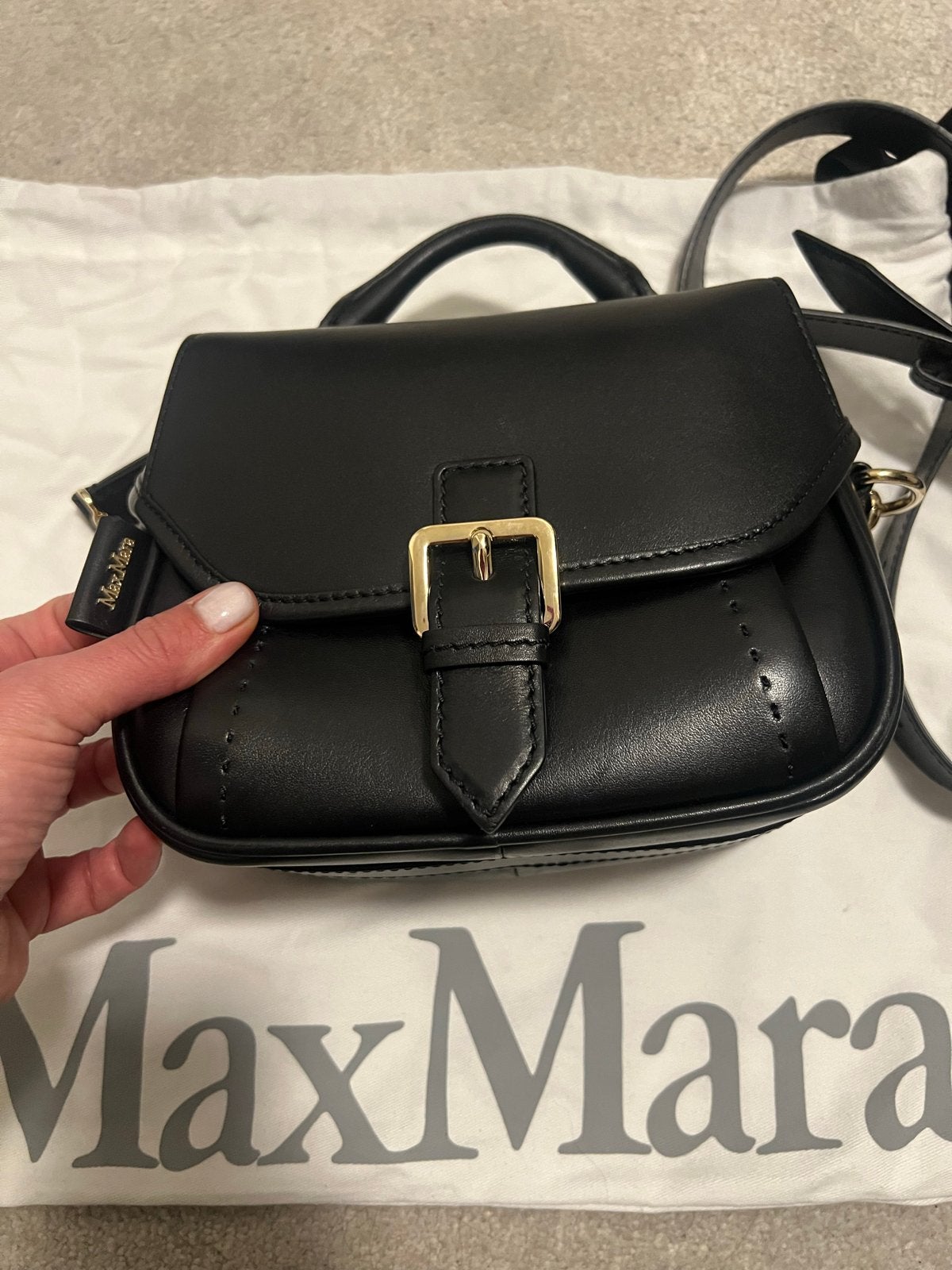 Max Mara Zwarte Leren Schoudertasje - Zo goed als nieuw, Sieraden, Tassen en Uiterlijk, Ophalen of Verzenden, Zo goed als nieuw