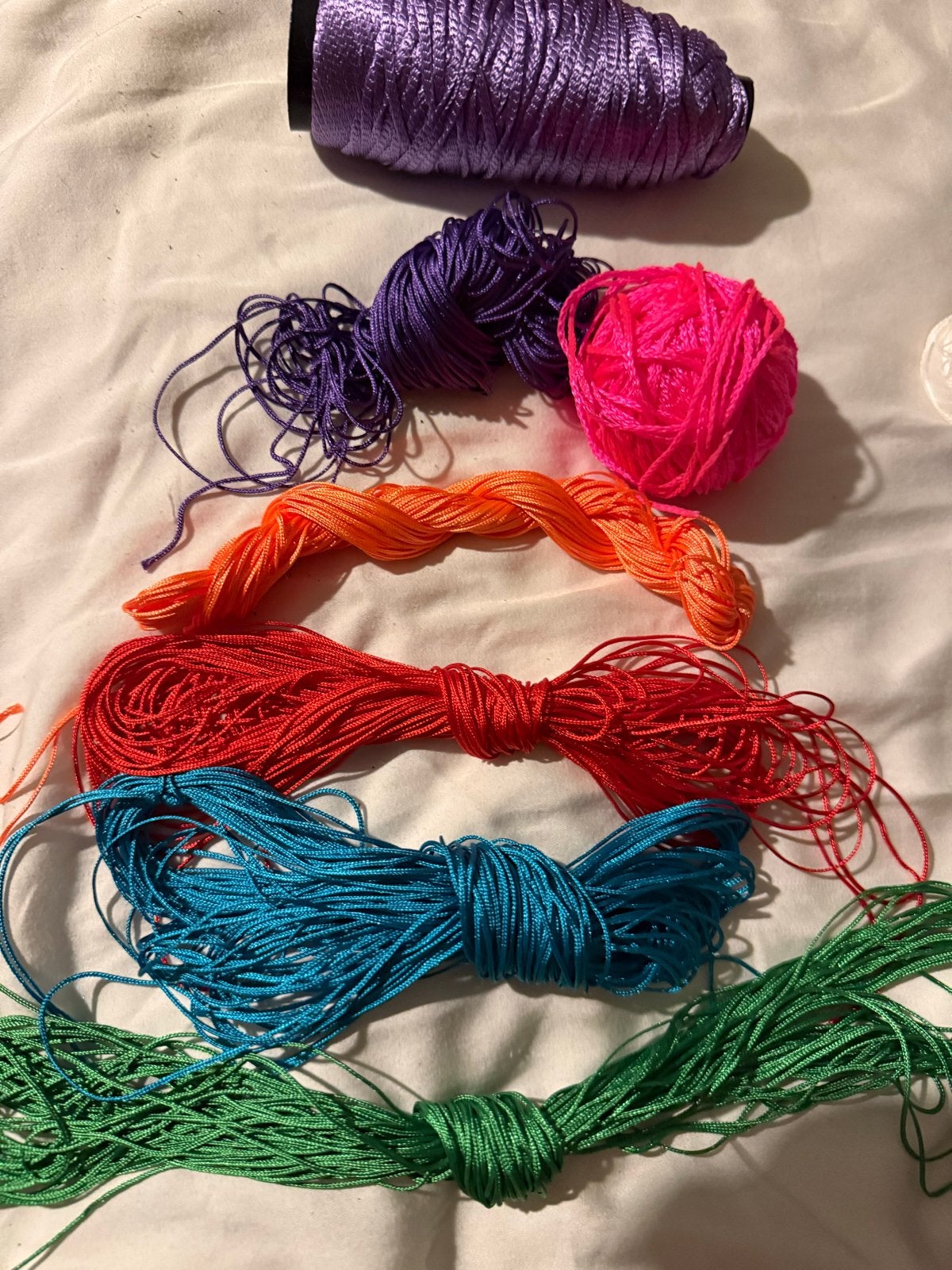 Diverse kleuren glimmend garen glanzend naaien borduren, Hobby en Vrije tijd, Ophalen of Verzenden, Zo goed als nieuw, Breien of Haken