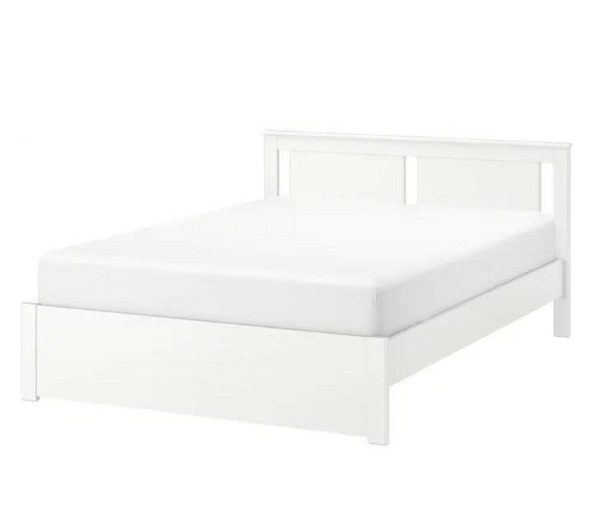 Emma O2 matras and IKEA bedframe 140x200, Huis en Inrichting, Ophalen, Gebruikt, Wit, Tweepersoons