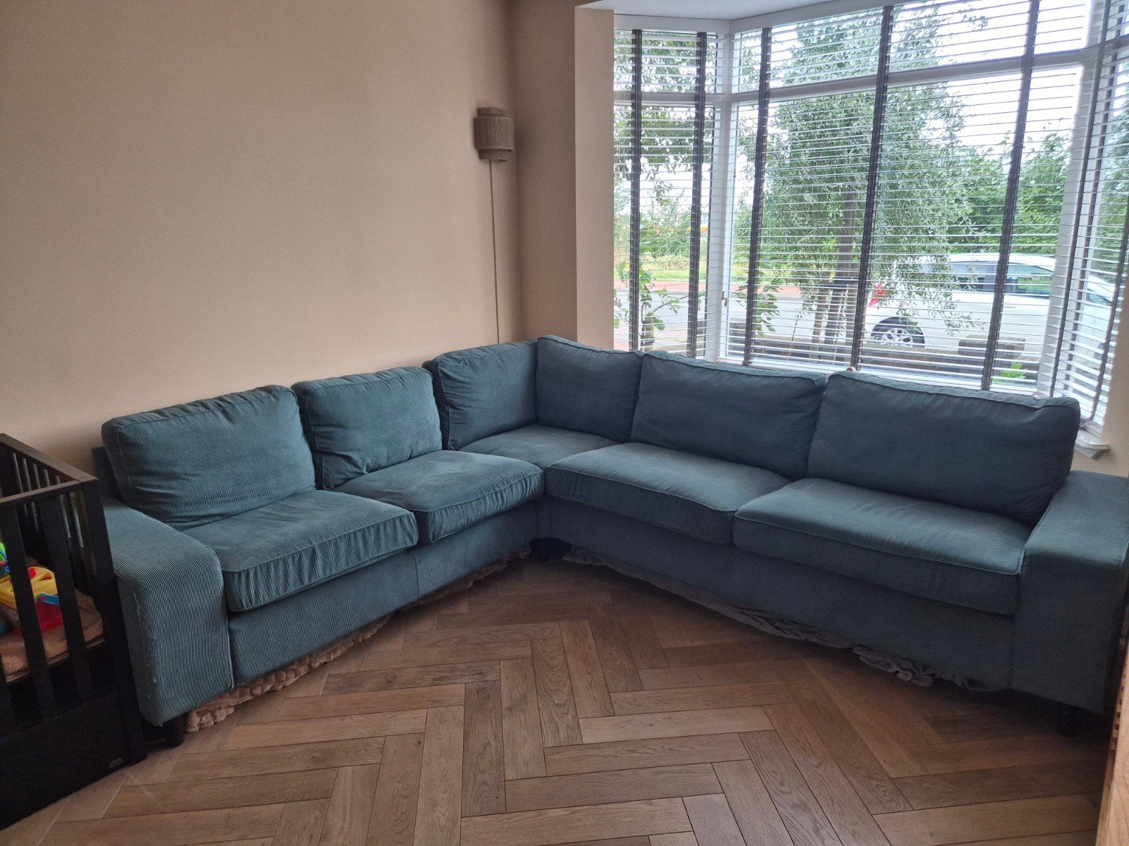 Grote hoekbank van ribstof - Zo goed als nieuw, Huis en Inrichting, Ophalen, Modern, Comfortabel, 250 tot 300 cm, 100 tot 125 cm