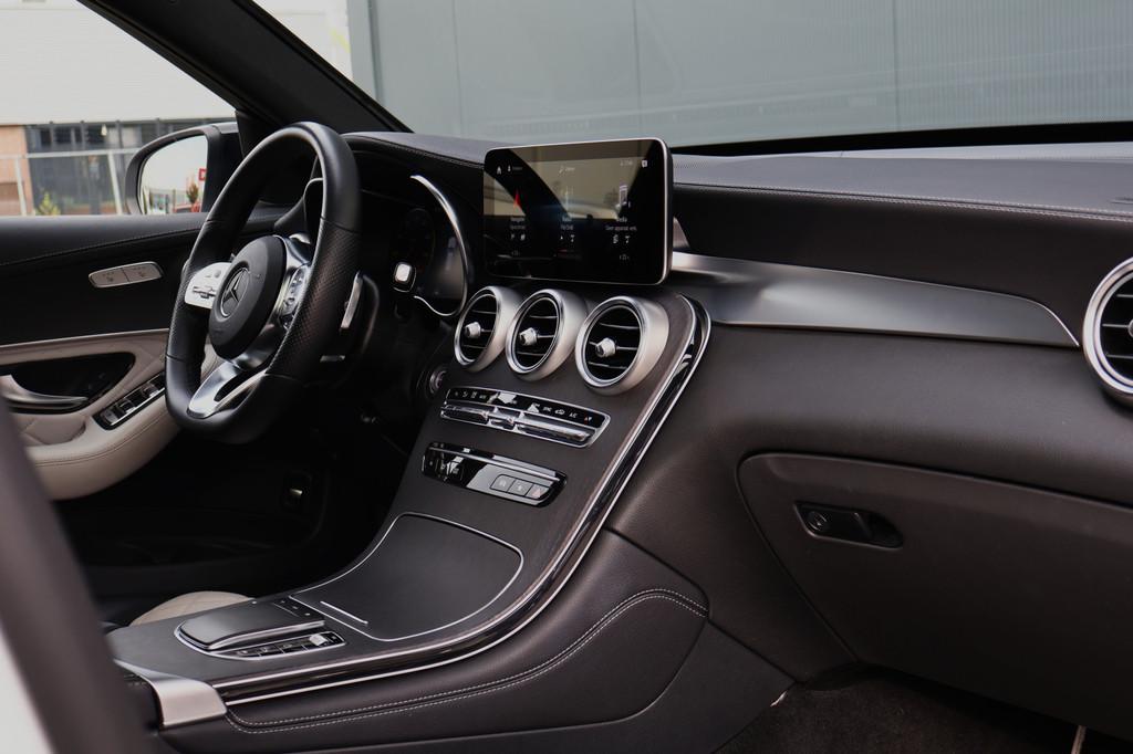 Mercedes-Benz GLC 300 4MATIC AMG Premium Plus | DESIGNO | Pa, Auto's, Mercedes-Benz, Automaat, Gebruikt, 4 cilinders, Met garantie (alle)