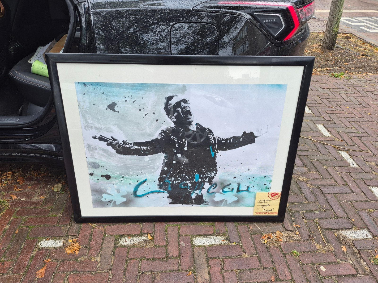 Modern ingelijst schilderij met Bono van U2en spuitbus, Antiek en Kunst, Figuren, Papier/karton, Ophalen of Verzenden, Gemengde techniek