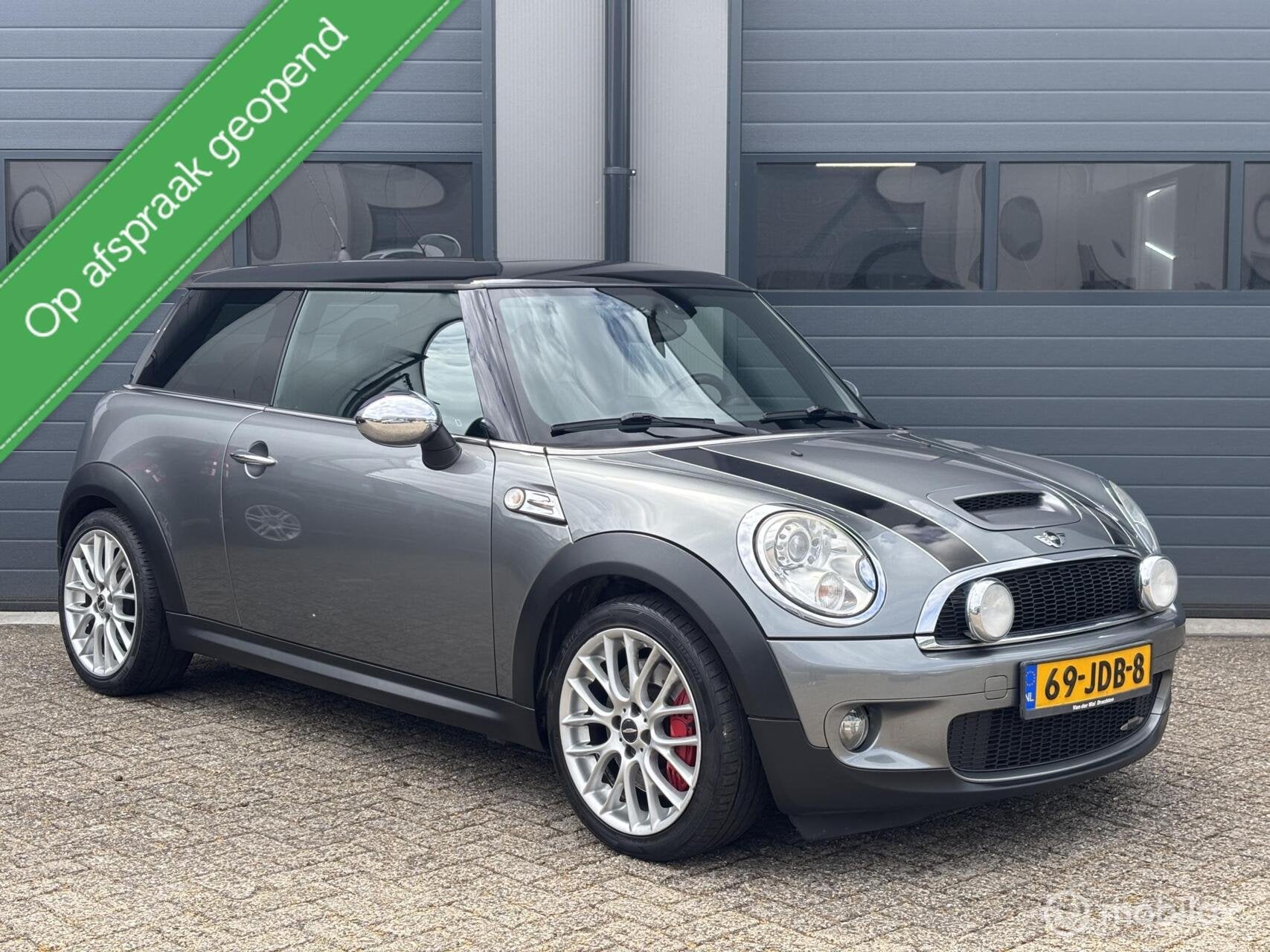 Mini Mini 1.6 John Cooper Works Chili Uitvoering, Voorwielaandrijving, Automatische klimaatregeling, 15 km/l, 4 cilinders