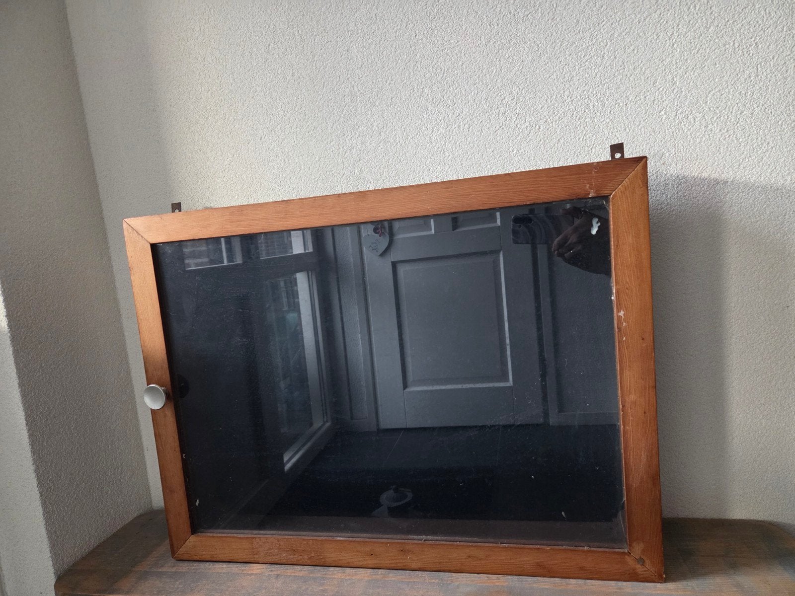 oud vitrine kastje, Ophalen