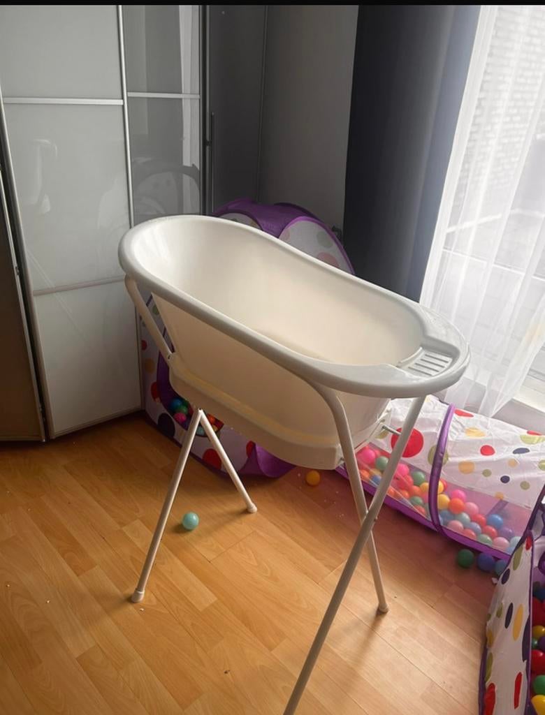 Babybad + standaard, Kinderen en Baby's, Badjes en Verzorging, Gebruikt, Ophalen of Verzenden, Badje, Hema