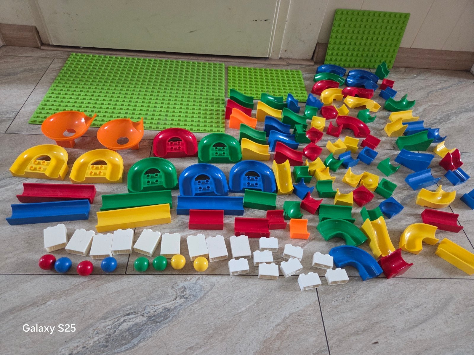 Hubelino Knikkerbaan 125 Delen (Past op LEGO Duplo), Kinderen en Baby's, Ophalen of Verzenden, Zo goed als nieuw