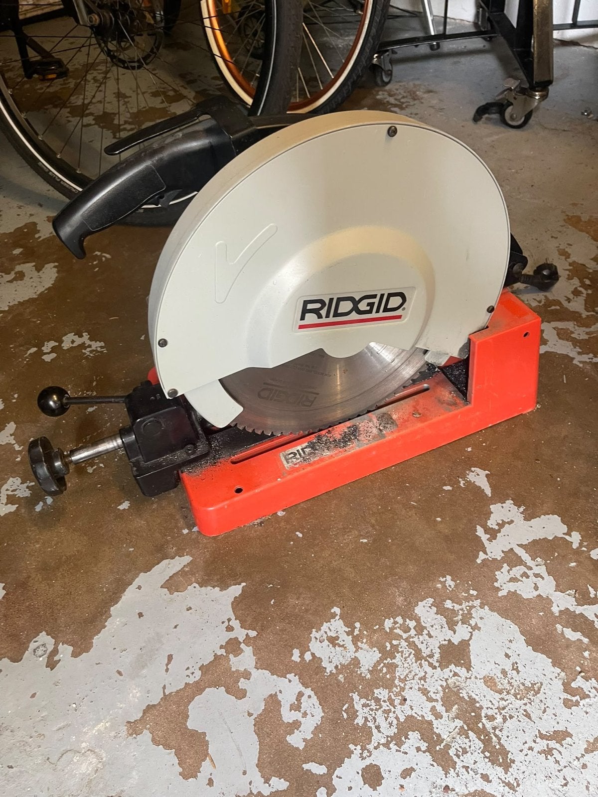 RIDGID Afkortzaag -  590 L voor metaalbewerking, Doe-het-zelf en Verbouw, Ophalen, Gebruikt, 70 mm of meer, Afkortzaag