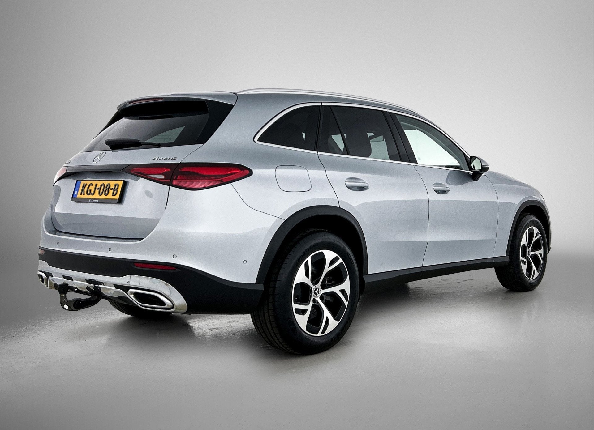 Mercedes-Benz GLC 300 e 4MATIC Plug-In Hybride Trekhaak | St, Auto's, Automaat, 12 maanden, Gebruikt, Leder en Stof