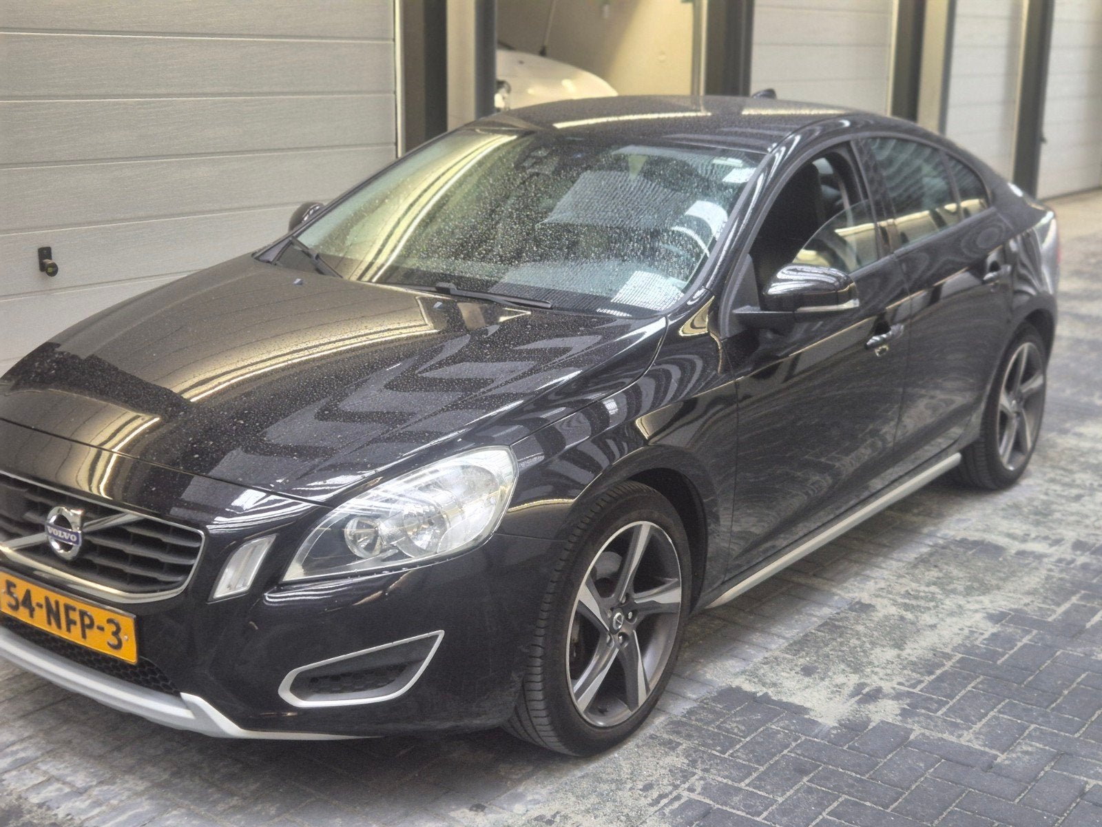 Volvo S60 2.0 T 2010 Zwart, Auto's, 1800 kg, 4 cilinders, Zwart, Origineel Nederlands