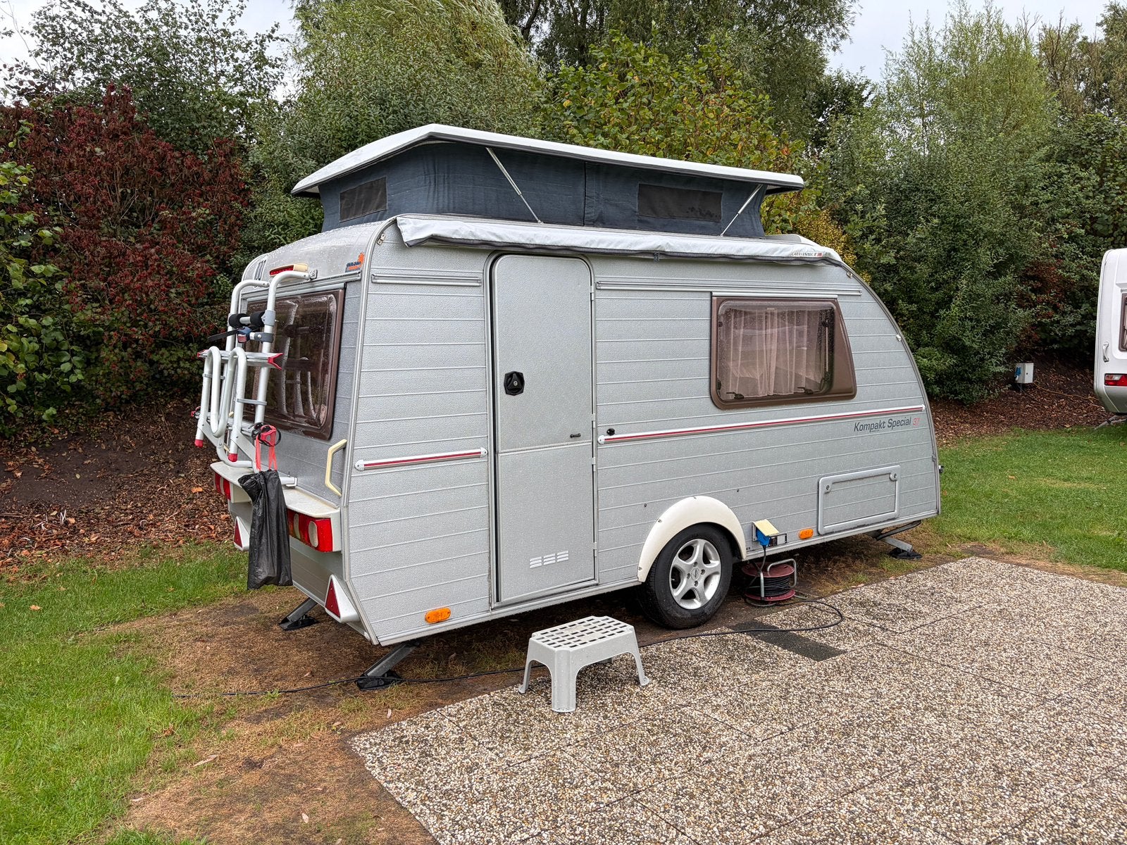 Kip Kompakt Special 37 (dubbele zitgroep), Caravans en Kamperen, Standaardzit, Kip, Particulier, Lengtebed