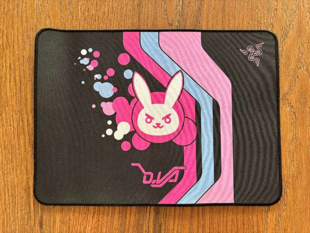 Razer Goliathus Speed Edition Medium D.Va Edition, Ophalen of Verzenden, Gaming muismat, Gebruikt, Razer