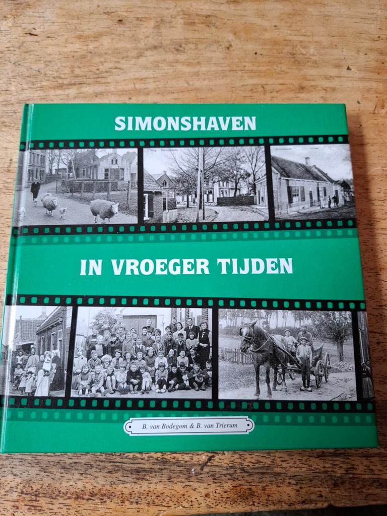 Simonshaven in Vroeger Tijden - Historisch Fotoboek, Ophalen of Verzenden