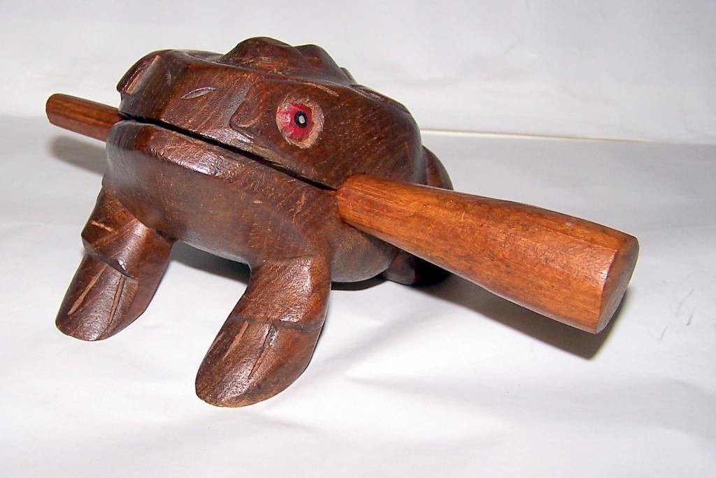 Houten Guiro kikker percussie instrument. Nieuwstaat., Ophalen of Verzenden, Nieuw, Melodische percussie
