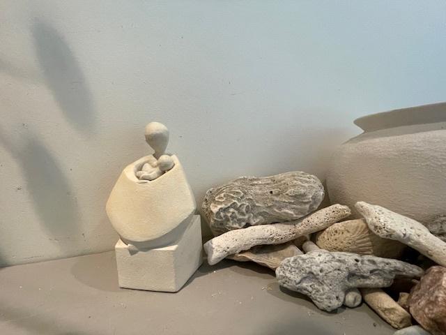 Abstract figuur moeder en kind. Sculptuur Parastone Ros 88, Antiek en Kunst, Ophalen, Beeld, Modern, Wit