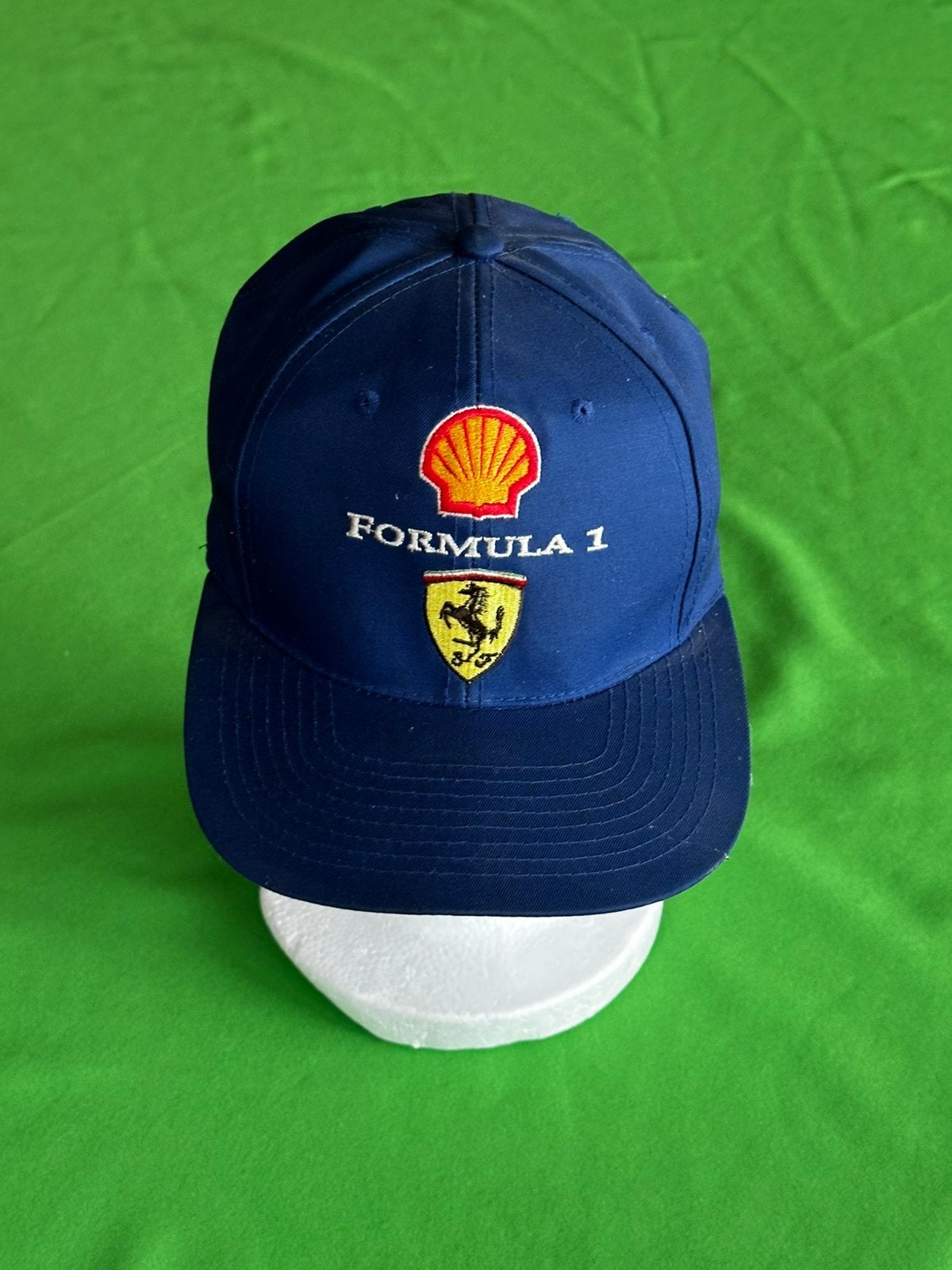 Ferrari Shell F 1 cap. Jaren 90. Geborduurd! Zeer netjes., Verzamelen, Ophalen of Verzenden, Zo goed als nieuw, Formule 1