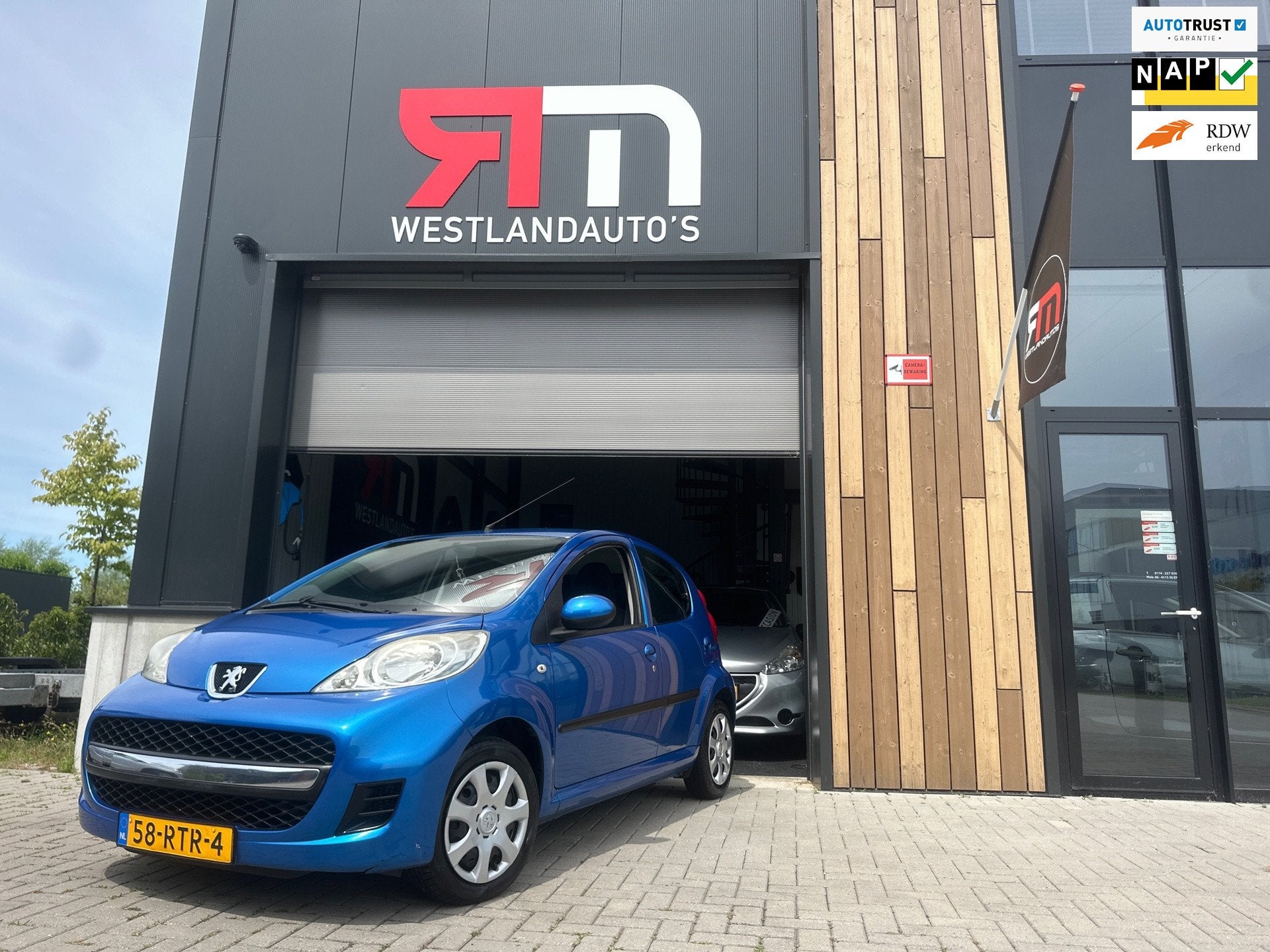 Peugeot 107 1.0-12V XS / airco /APPLE-CARPLAY/ Navi/ NW- APK, Auto's, Voorwielaandrijving, Zwart, 68 pk, Origineel Nederlands