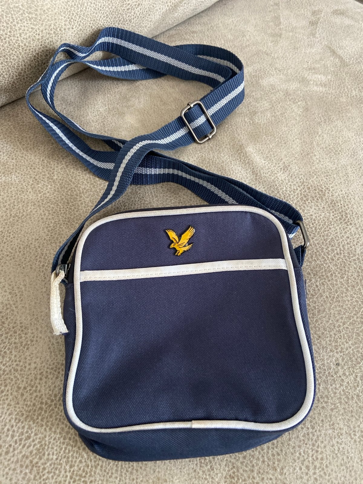 Lyle & Scott Schoudertas - Donkerblauw met Wit, Sieraden, Tassen en Uiterlijk, Ophalen of Verzenden, Zo goed als nieuw, Blauw